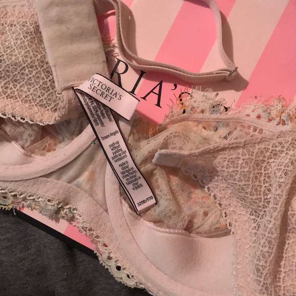 Unlined Victoria Secret Bra 32DD - Picture 2 of 3